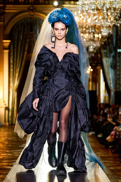Look 30